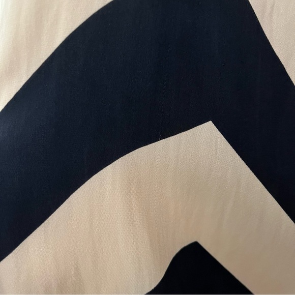 DIANE VON FURSTENBURG sz 4 Brigid Chevron Silk Dress Cream Off White Navy Stripe - Picture 3 of 13